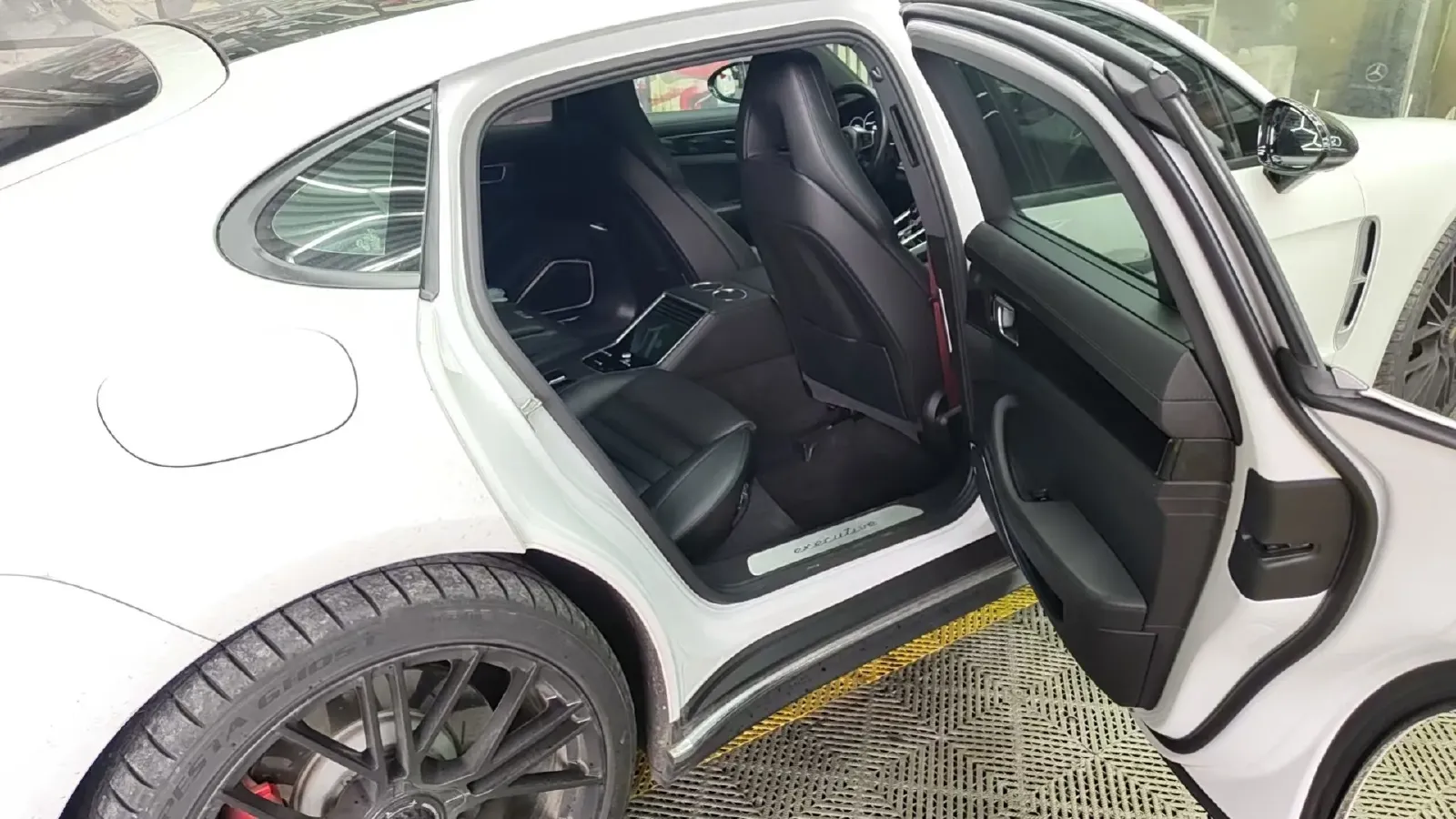 2017 Porsche Panamera 2.9T 330HP V6 8DCT PHEV,autocango,china used car exporter,china ev exporter,chinese used car exporter,chinese used ev exporter