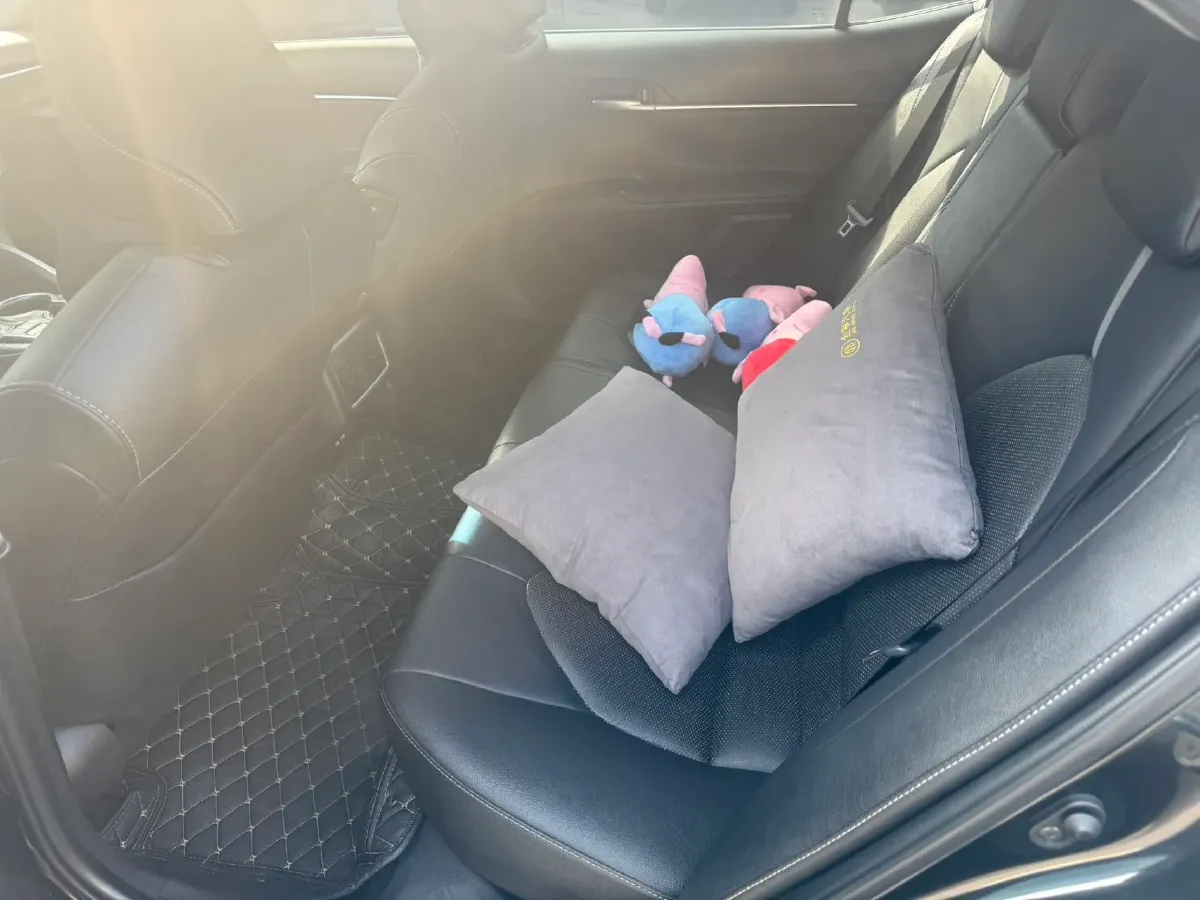 2022 Toyota Camry 2.5L 209HP L4 8AT,autocango,china used car exporter,china ev exporter,chinese used car exporter,chinese used ev exporter