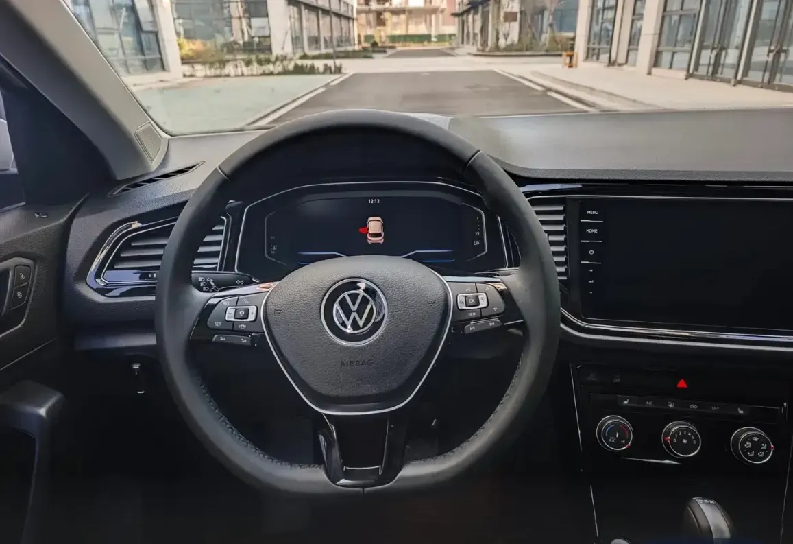 2021 Volkswagen T-Roc 1.4T 150HP L4 7DCT,autocango,china used car exporter,china ev exporter,chinese used car exporter,chinese used ev exporter