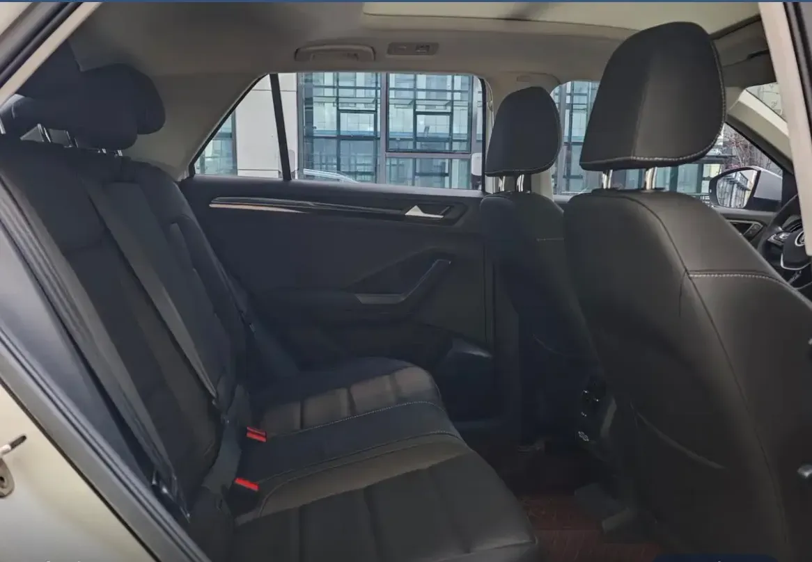 2021 Volkswagen T-Roc 1.4T 150HP L4 7DCT,autocango,china used car exporter,china ev exporter,chinese used car exporter,chinese used ev exporter