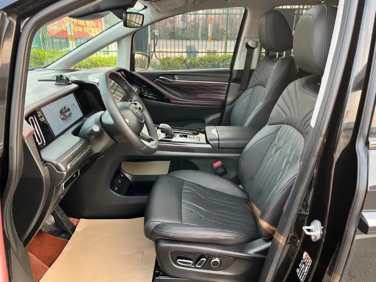 2024 GAC Trumpchi M8 2.0T 252HP L4 8AT,autocango,china used car exporter,china ev exporter,chinese used car exporter,chinese used ev exporter