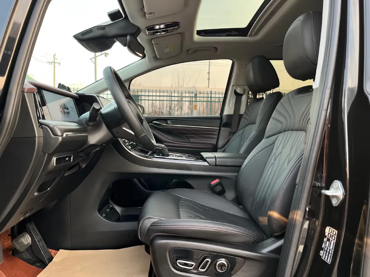 2024 GAC Trumpchi M8 2.0T 252HP L4 8AT,autocango,china used car exporter,china ev exporter,chinese used car exporter,chinese used ev exporter