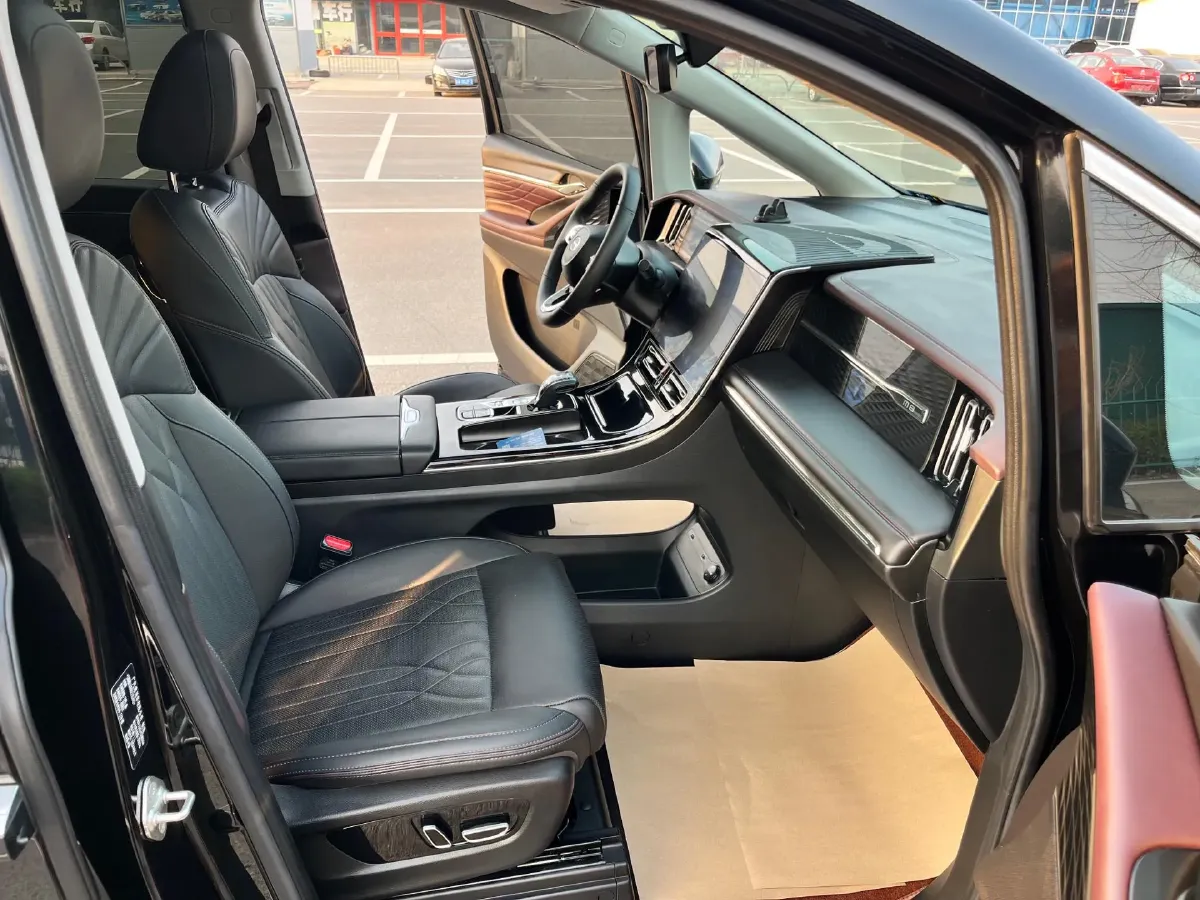 2024 GAC Trumpchi M8 2.0T 252HP L4 8AT,autocango,china used car exporter,china ev exporter,chinese used car exporter,chinese used ev exporter