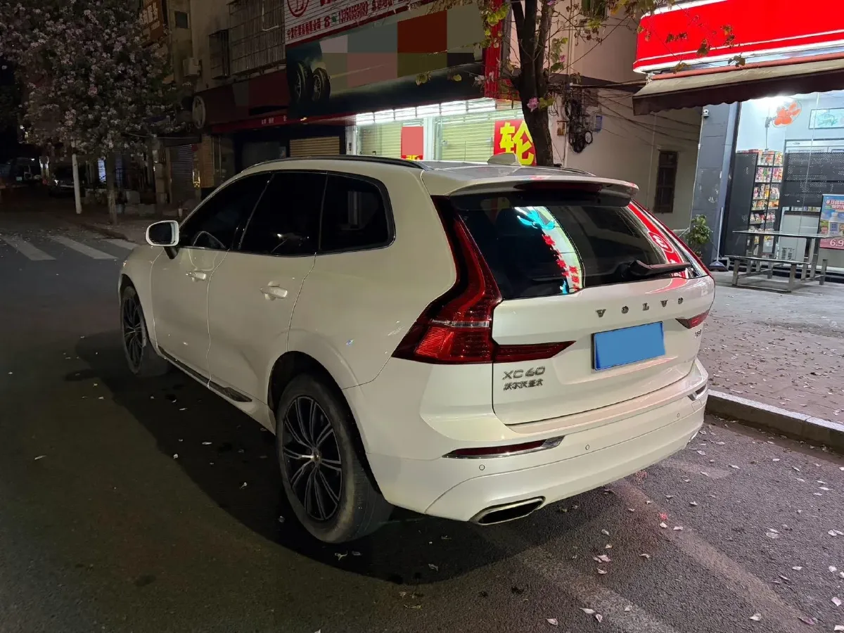 2021 Volvo XC60 2.0T 250HP L4 8AT,autocango,china used car exporter,china ev exporter,chinese used car exporter,chinese used ev exporter