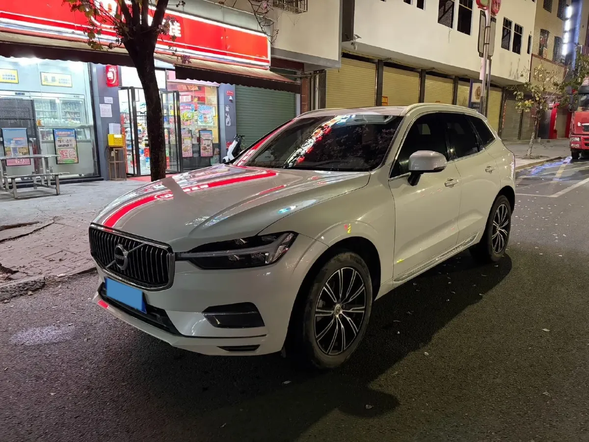 2021 Volvo XC60 2.0T 250HP L4 8AT,autocango,china used car exporter,china ev exporter,chinese used car exporter,chinese used ev exporter