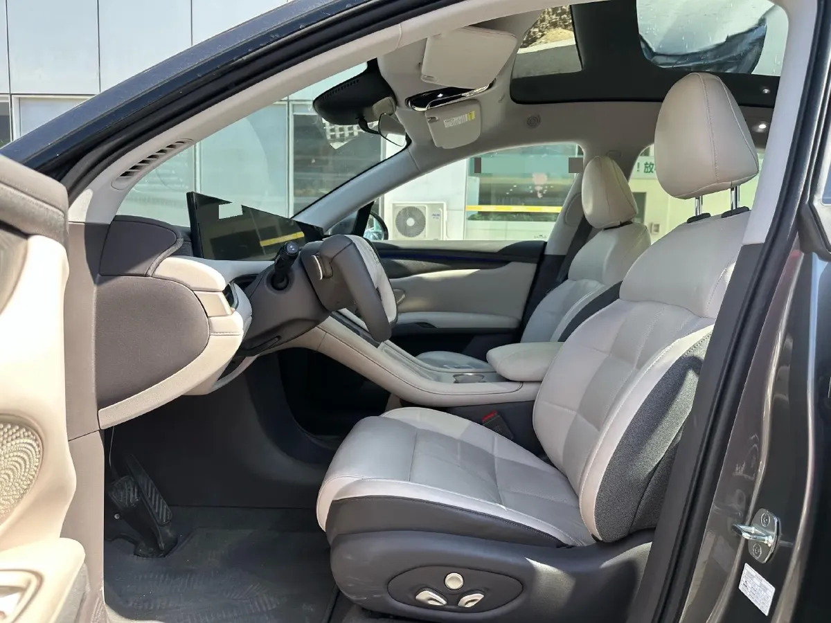 2025 IM LS6 BEV 75KWH,autocango,china used car exporter,china ev exporter,chinese used car exporter,chinese used ev exporter