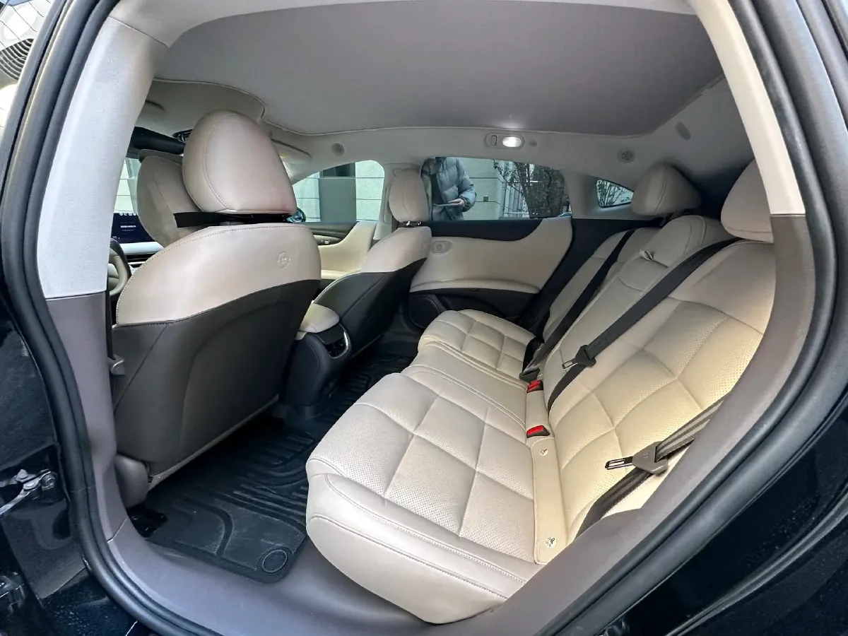 2024 IM L6 BEV 75KWH,autocango,china used car exporter,china ev exporter,chinese used car exporter,chinese used ev exporter