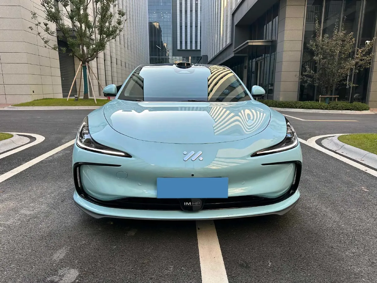 2024 IM L6 BEV 75KWH,autocango,china used car exporter,china ev exporter,chinese used car exporter,chinese used ev exporter