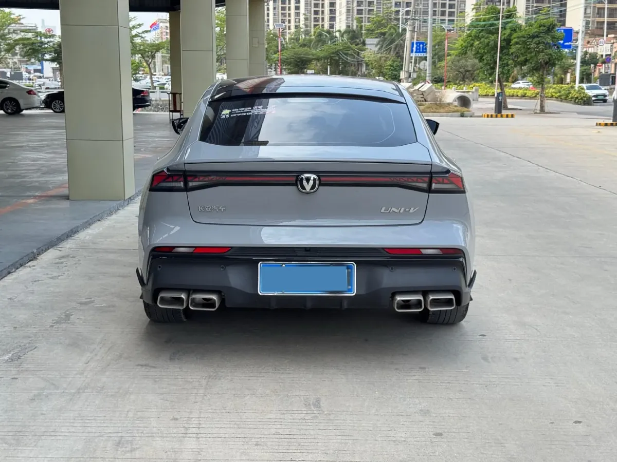 2024 ChangAn UNI-V 1.5T 188HP L4 7DCT,autocango,china used car exporter,china ev exporter,chinese used car exporter,chinese used ev exporter