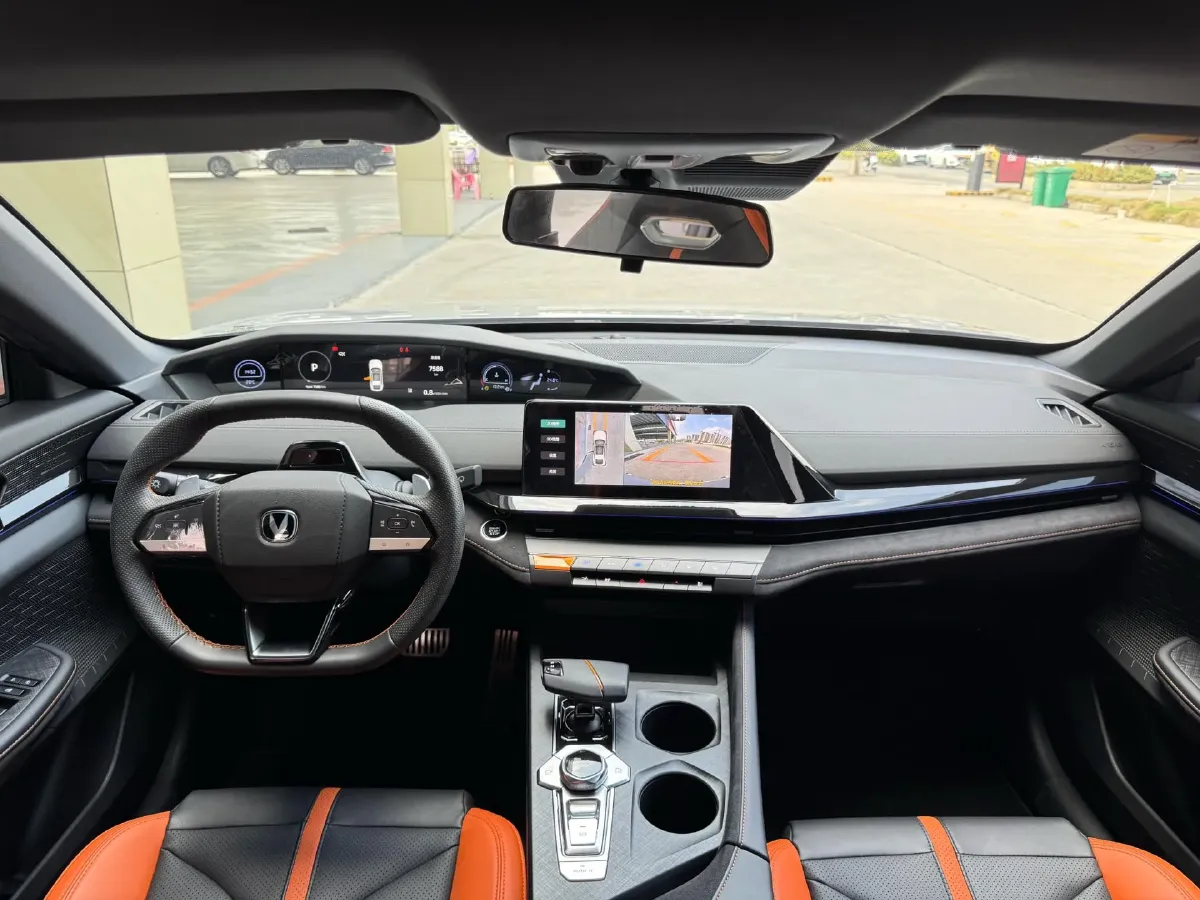 2024 ChangAn UNI-V 1.5T 188HP L4 7DCT,autocango,china used car exporter,china ev exporter,chinese used car exporter,chinese used ev exporter