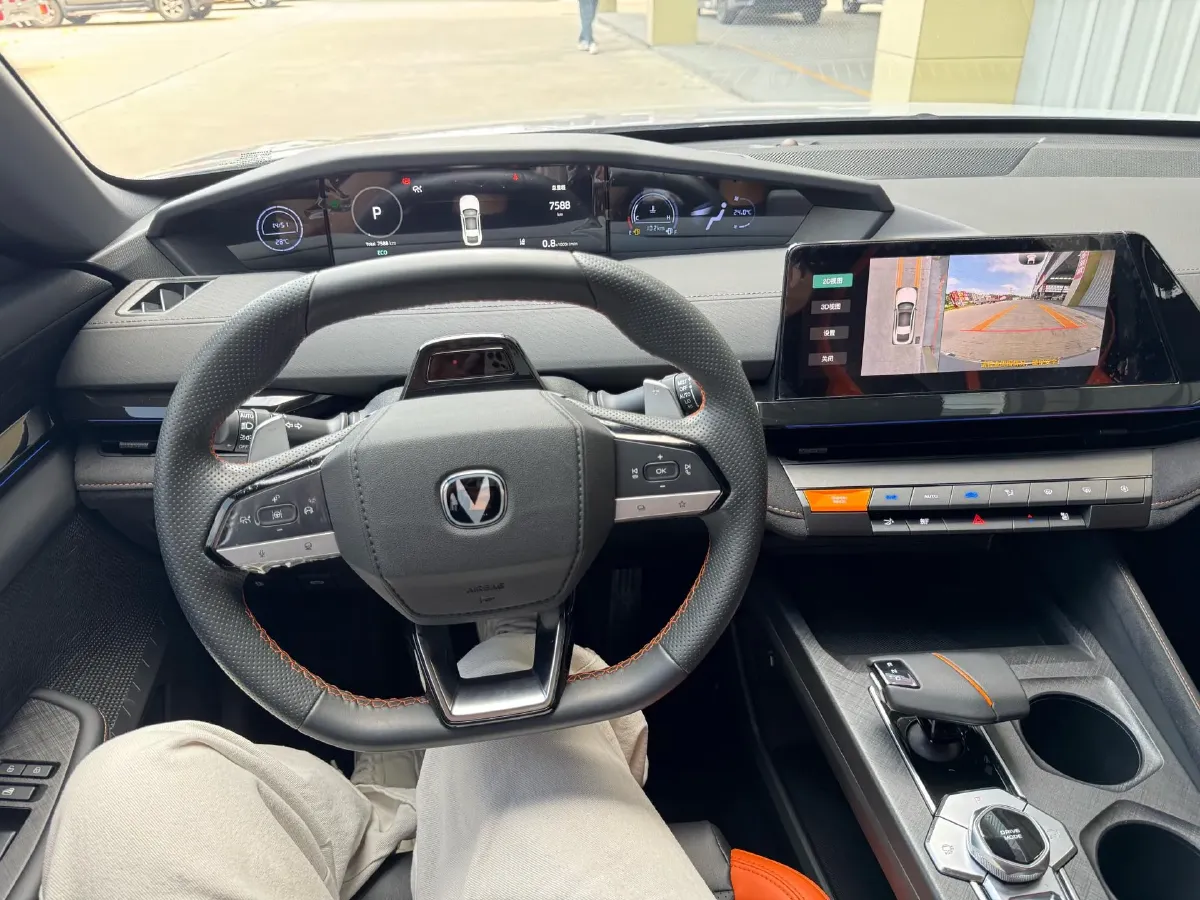 2024 ChangAn UNI-V 1.5T 188HP L4 7DCT,autocango,china used car exporter,china ev exporter,chinese used car exporter,chinese used ev exporter