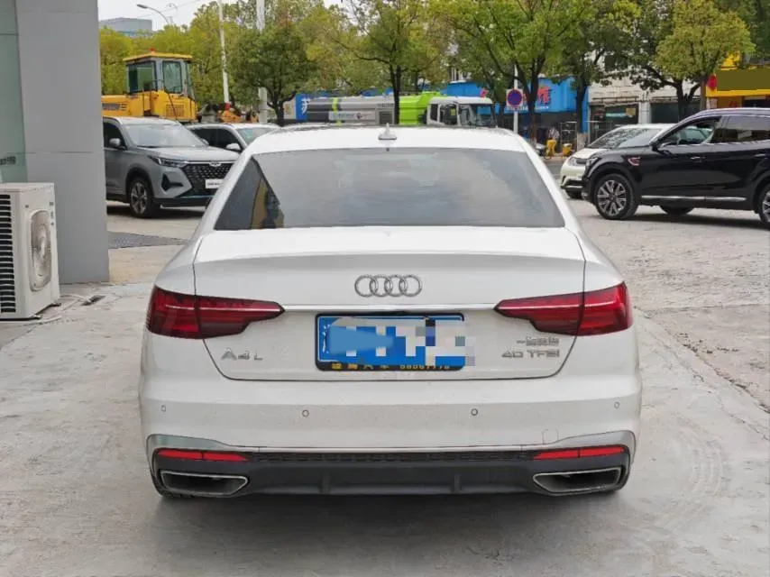 2020 Audi A4L 2.0T 190HP L4 7DCT,autocango,china used car exporter,china ev exporter,chinese used car exporter,chinese used ev exporter