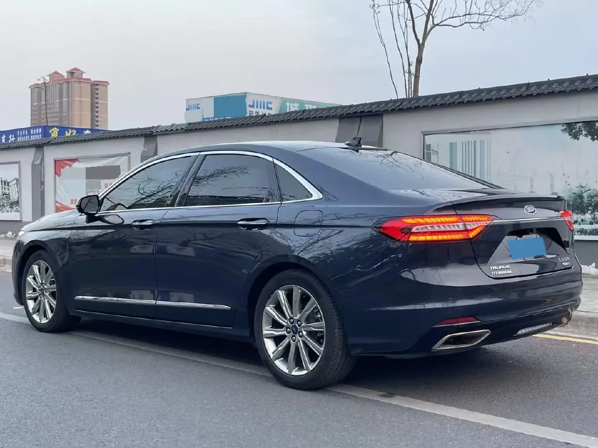2019 Ford Taurus 2.0T 245HP L4 8AT,autocango,china used car exporter,china ev exporter,chinese used car exporter,chinese used ev exporter