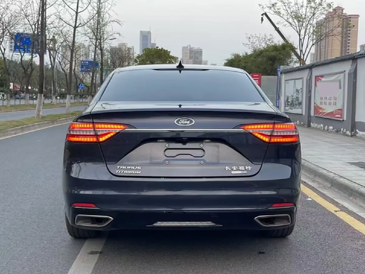 2019 Ford Taurus 2.0T 245HP L4 8AT,autocango,china used car exporter,china ev exporter,chinese used car exporter,chinese used ev exporter