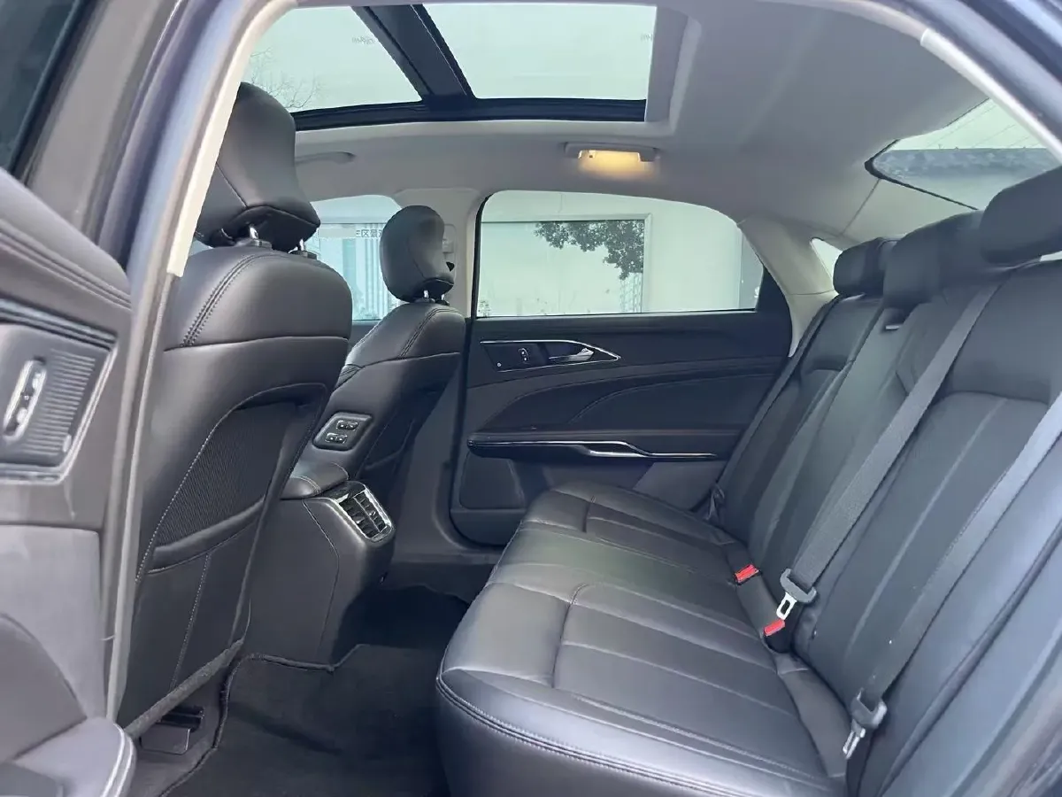 2019 Ford Taurus 2.0T 245HP L4 8AT,autocango,china used car exporter,china ev exporter,chinese used car exporter,chinese used ev exporter