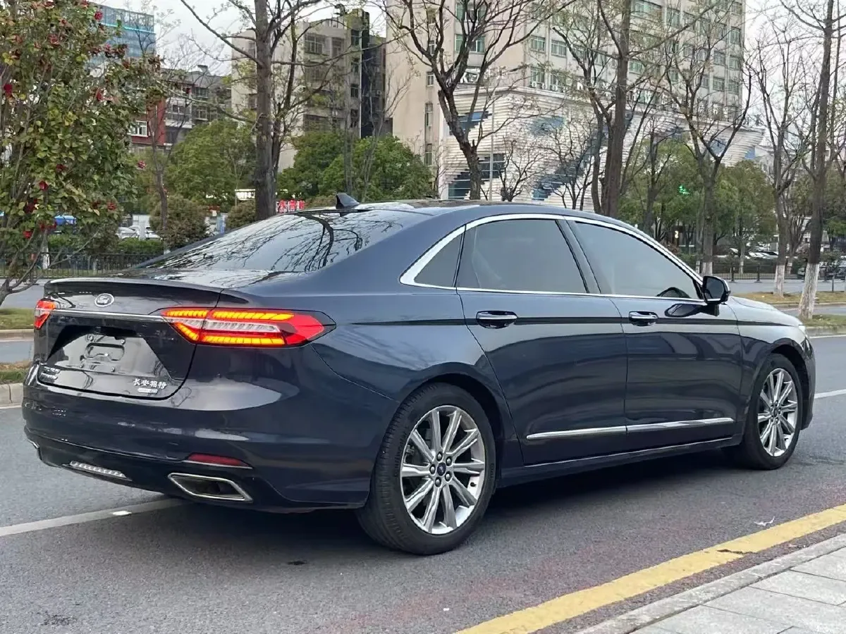 2019 Ford Taurus 2.0T 245HP L4 8AT,autocango,china used car exporter,china ev exporter,chinese used car exporter,chinese used ev exporter