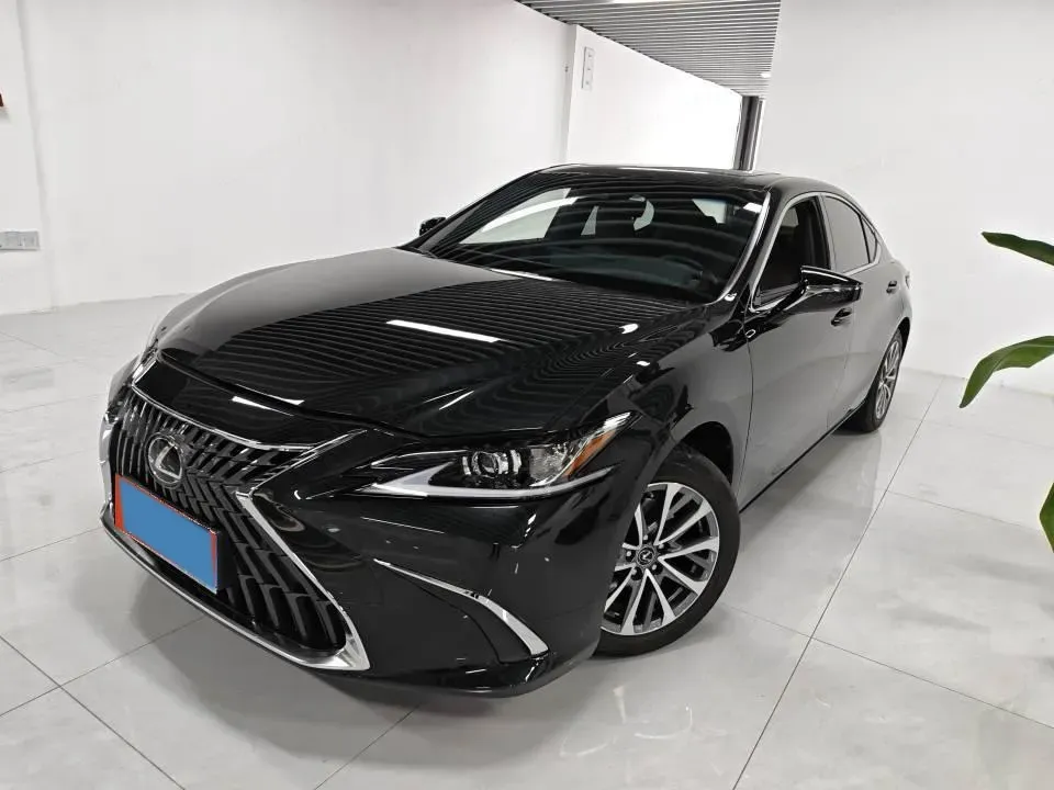 2023 Lexus ES 2.0L 173HP L4 CVT,autocango,china used car exporter,china ev exporter,chinese used car exporter,chinese used ev exporter