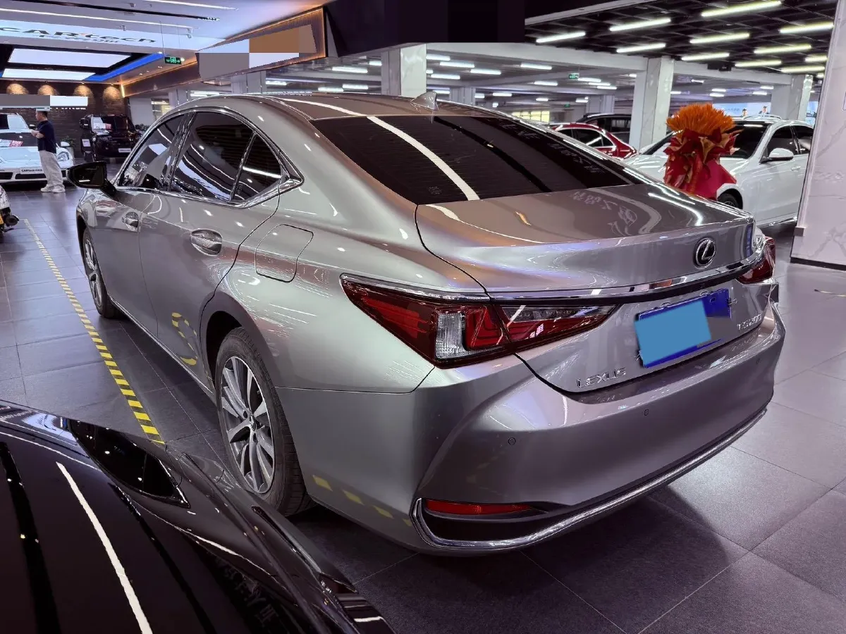 2020 Lexus ES 2.0L 173HP L4 CVT,autocango,china used car exporter,china ev exporter,chinese used car exporter,chinese used ev exporter