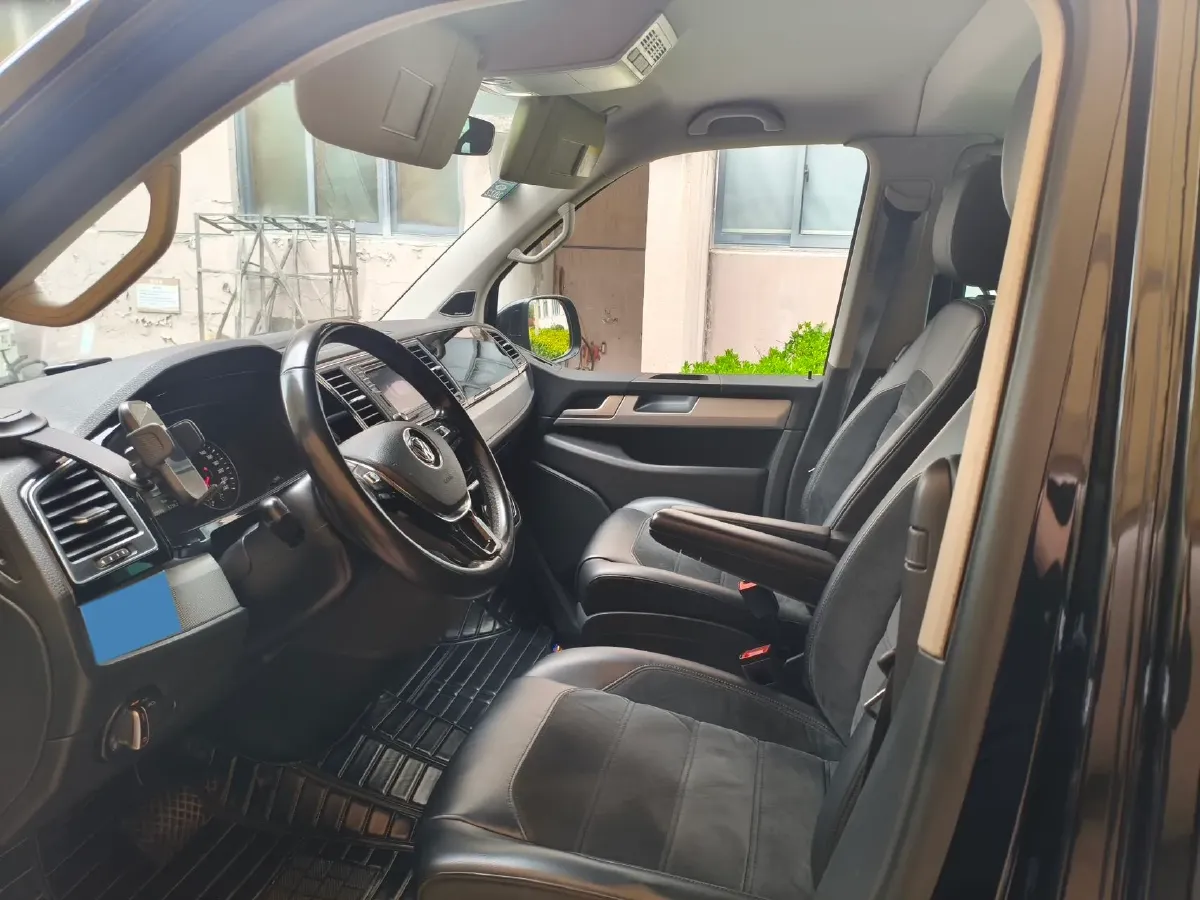 2018 Volkswagen Multivan 2.0T 204HP L4 7DCT,autocango,china used car exporter,china ev exporter,chinese used car exporter,chinese used ev exporter