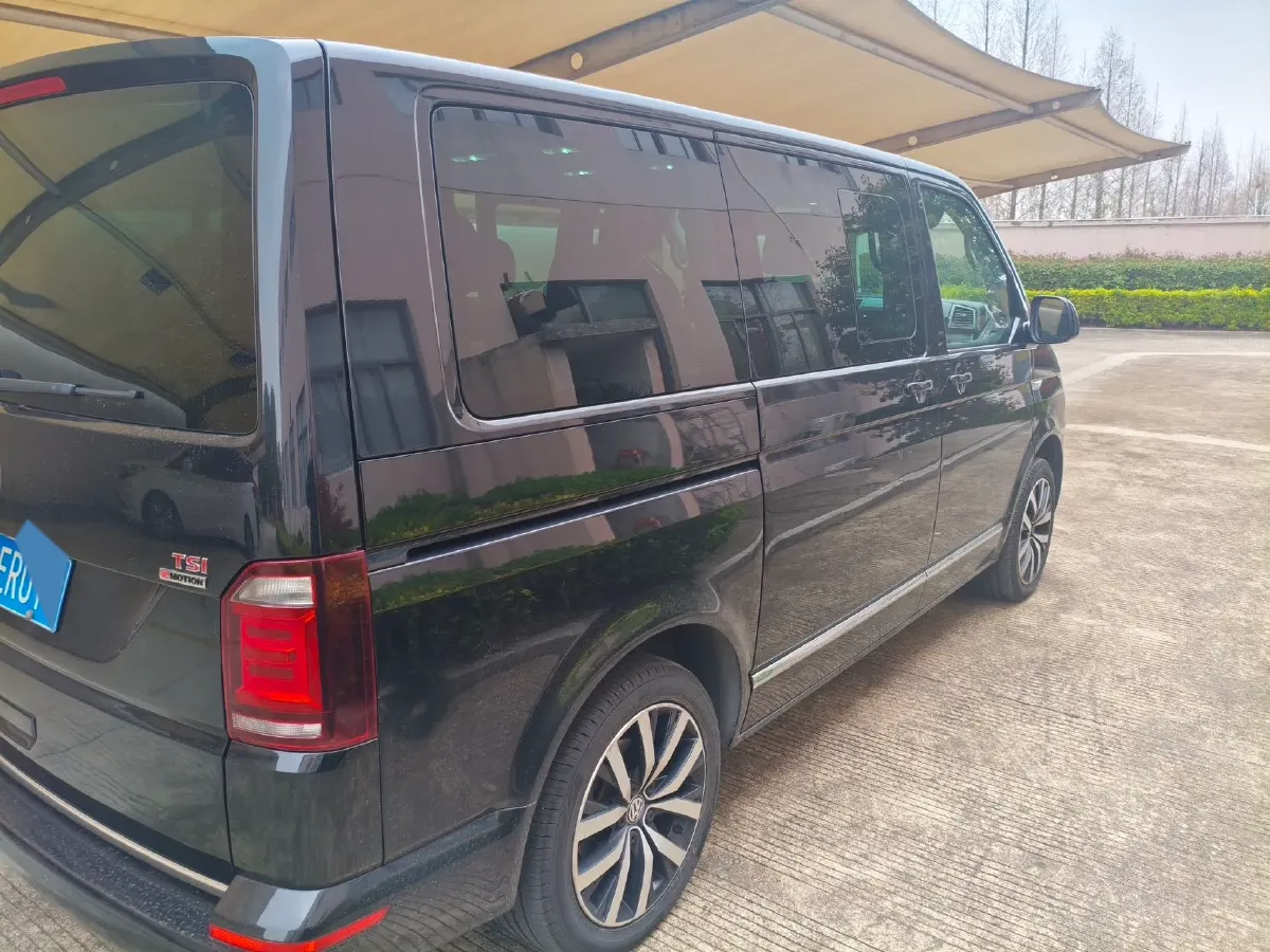 2018 Volkswagen Multivan 2.0T 204HP L4 7DCT,autocango,china used car exporter,china ev exporter,chinese used car exporter,chinese used ev exporter