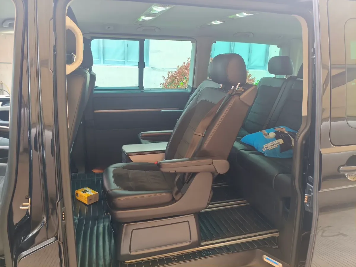 2018 Volkswagen Multivan 2.0T 204HP L4 7DCT,autocango,china used car exporter,china ev exporter,chinese used car exporter,chinese used ev exporter