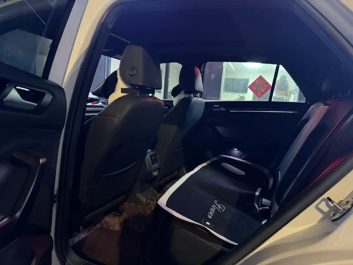 2019 Volkswagen T-Roc 1.4T 150HP L4 7DCT,autocango,china used car exporter,china ev exporter,chinese used car exporter,chinese used ev exporter