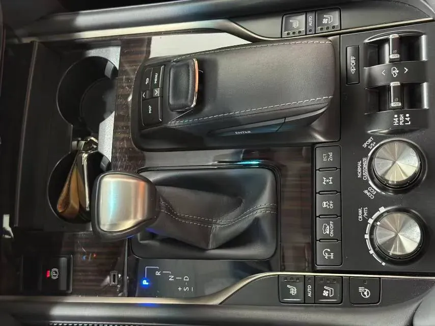 2019 Lexus LX 5.7L 367HP V8 8AT,autocango,china used car exporter,china ev exporter,chinese used car exporter,chinese used ev exporter