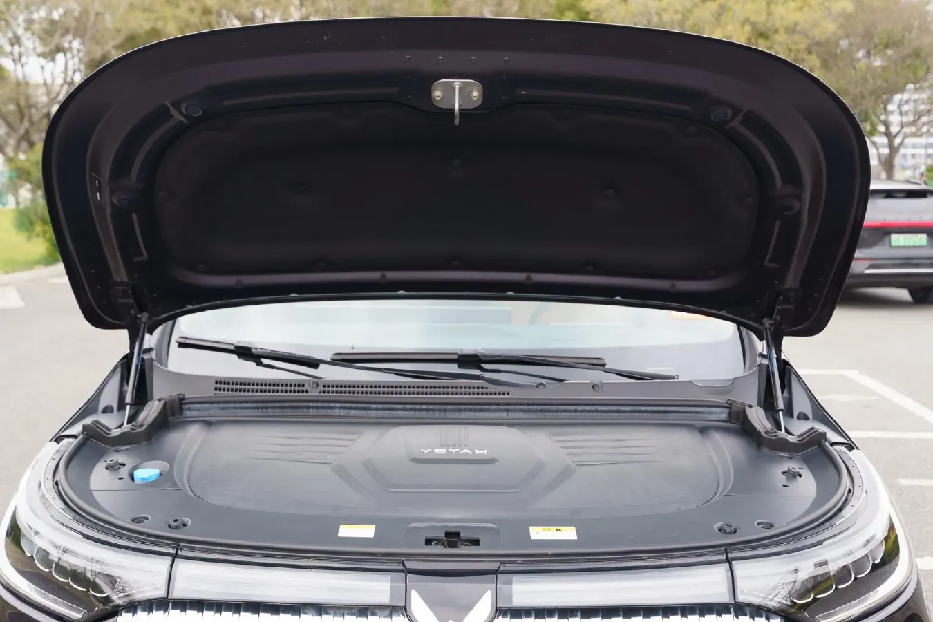 2025 Voyah Dream 1.5T 150HP L4 PHEV 41.7KWH,autocango,china used car exporter,china ev exporter,chinese used car exporter,chinese used ev exporter