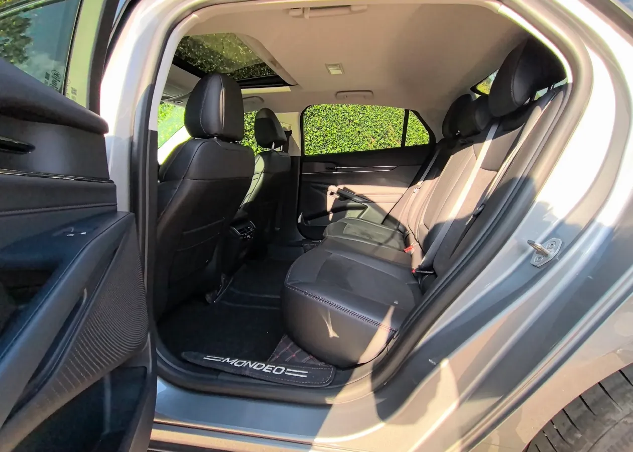 2022 Ford Mondeo 2.0T 238HP L4 8AT,autocango,china used car exporter,china ev exporter,chinese used car exporter,chinese used ev exporter