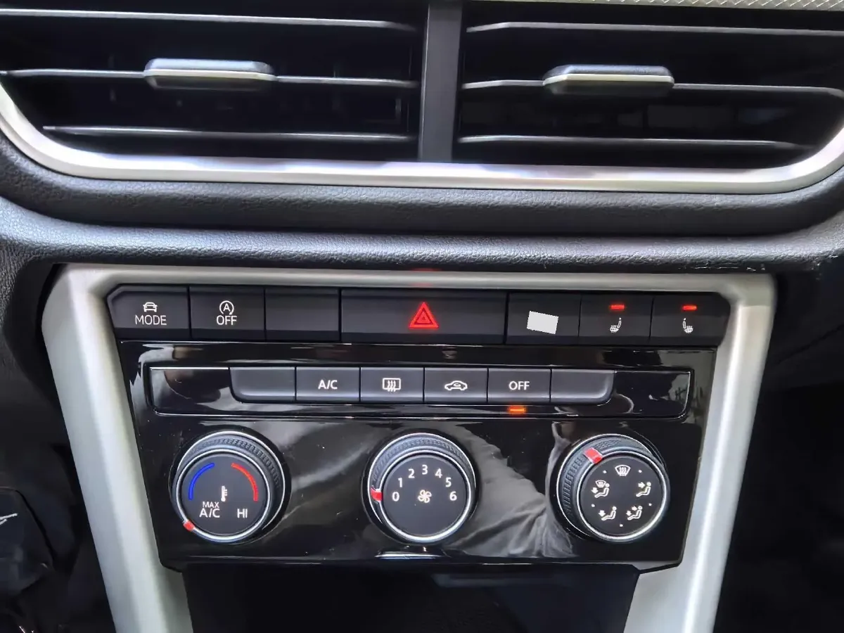 2023 Volkswagen T-Roc 1.4T 150HP L4 7DCT,autocango,china used car exporter,china ev exporter,chinese used car exporter,chinese used ev exporter