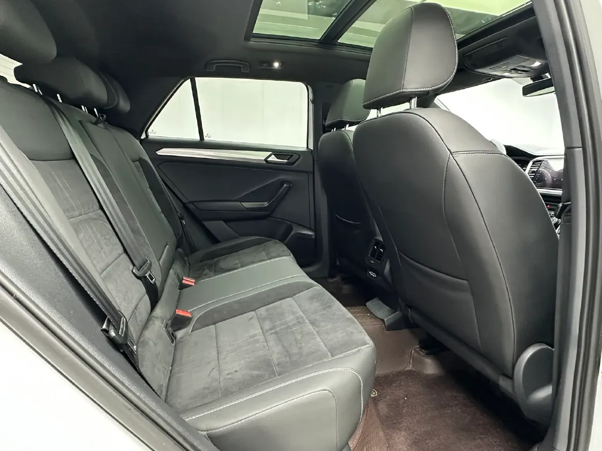 2022 Volkswagen T-Roc 1.4T 150HP L4 7DCT,autocango,china used car exporter,china ev exporter,chinese used car exporter,chinese used ev exporter