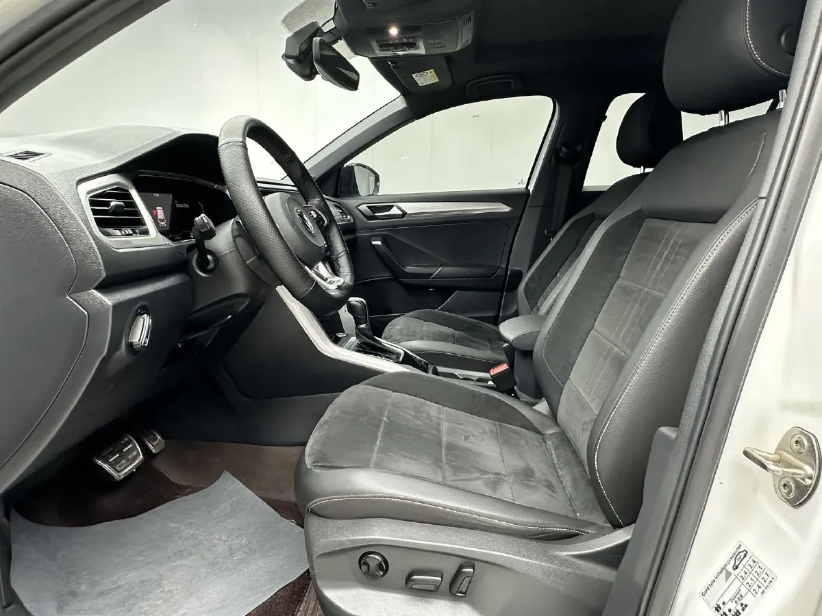 2022 Volkswagen T-Roc 1.4T 150HP L4 7DCT,autocango,china used car exporter,china ev exporter,chinese used car exporter,chinese used ev exporter