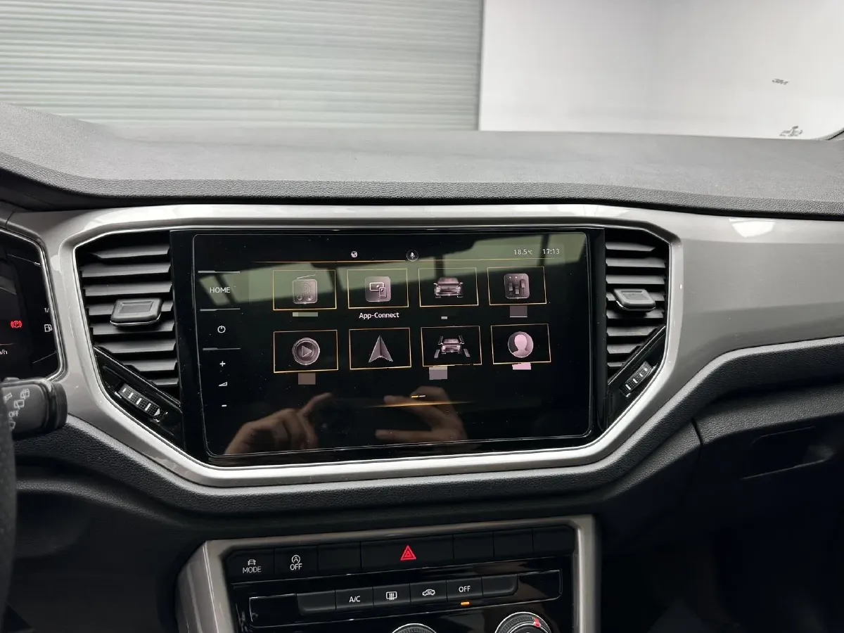 2022 Volkswagen T-Roc 1.4T 150HP L4 7DCT,autocango,china used car exporter,china ev exporter,chinese used car exporter,chinese used ev exporter