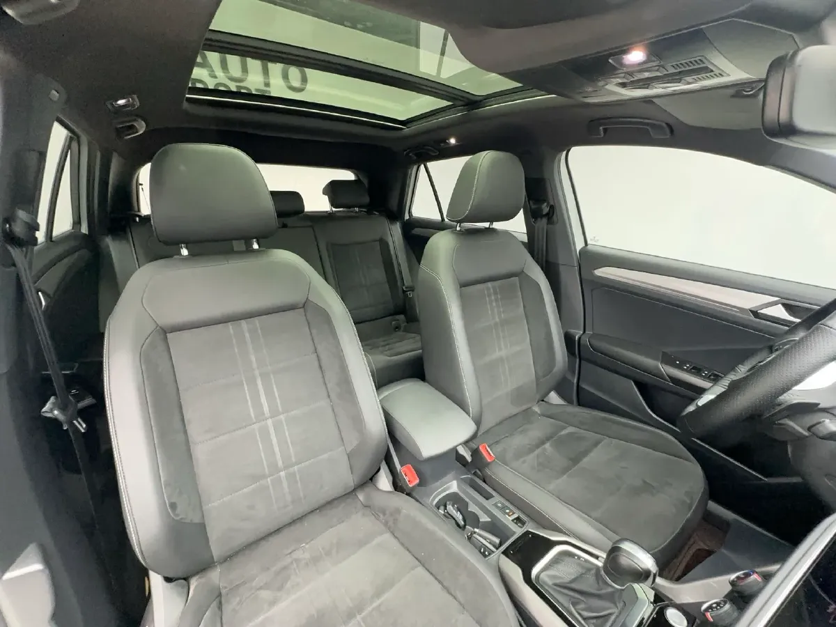 2022 Volkswagen T-Roc 1.4T 150HP L4 7DCT,autocango,china used car exporter,china ev exporter,chinese used car exporter,chinese used ev exporter