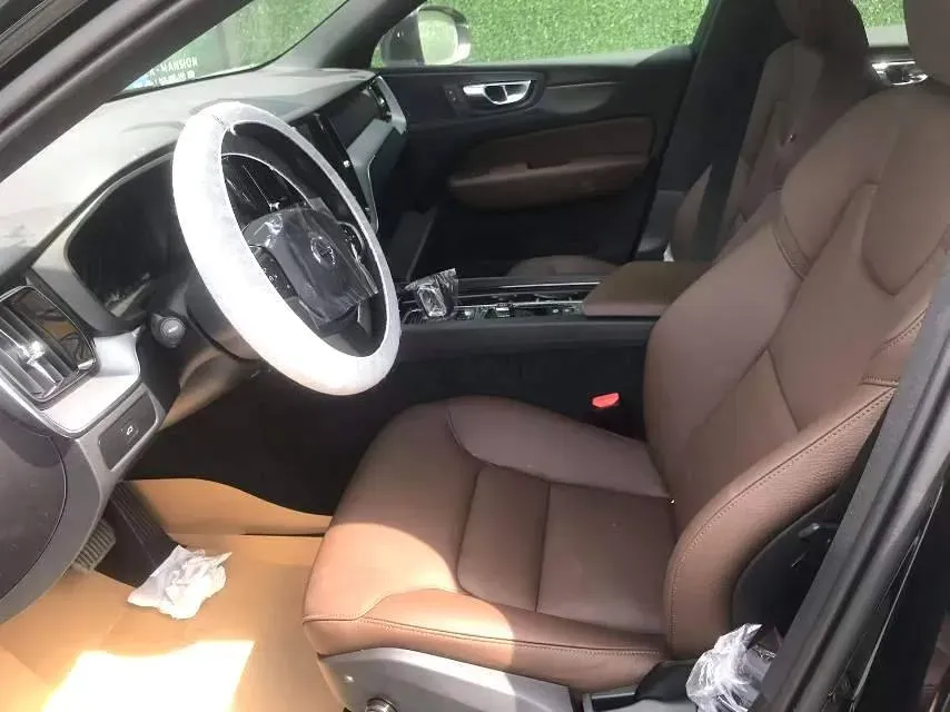 2026 Volvo XC60 2.0T 250HP L4 8AT,autocango,china used car exporter,china ev exporter,chinese used car exporter,chinese used ev exporter