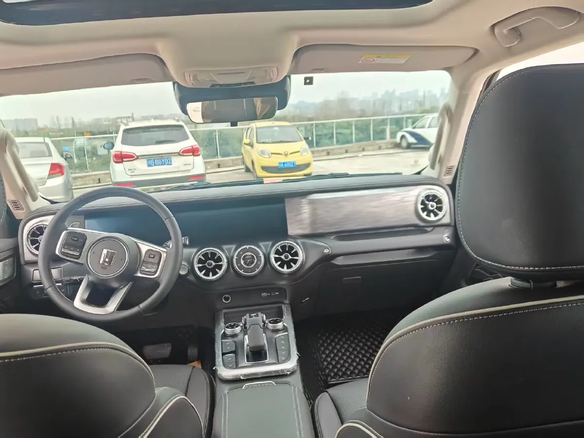 2021 Tank 300 2.0T 227HP L4 8AT,autocango,china used car exporter,china ev exporter,chinese used car exporter,chinese used ev exporter