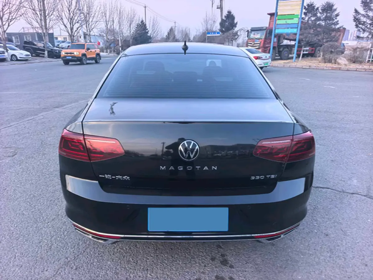 2025 Volkswagen Magotan 2.0T 186HP L4 7DCT,autocango,china used car exporter,china ev exporter,chinese used car exporter,chinese used ev exporter
