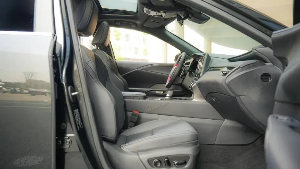 2024 Lexus ES 2.0L 173HP L4 CVT,autocango,china used car exporter,china ev exporter,chinese used car exporter,chinese used ev exporter