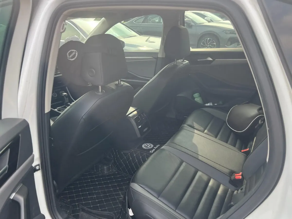 2019 Jeep Renegade 1.3T 173HP L4 7DCT,autocango,china used car exporter,china ev exporter,chinese used car exporter,chinese used ev exporter