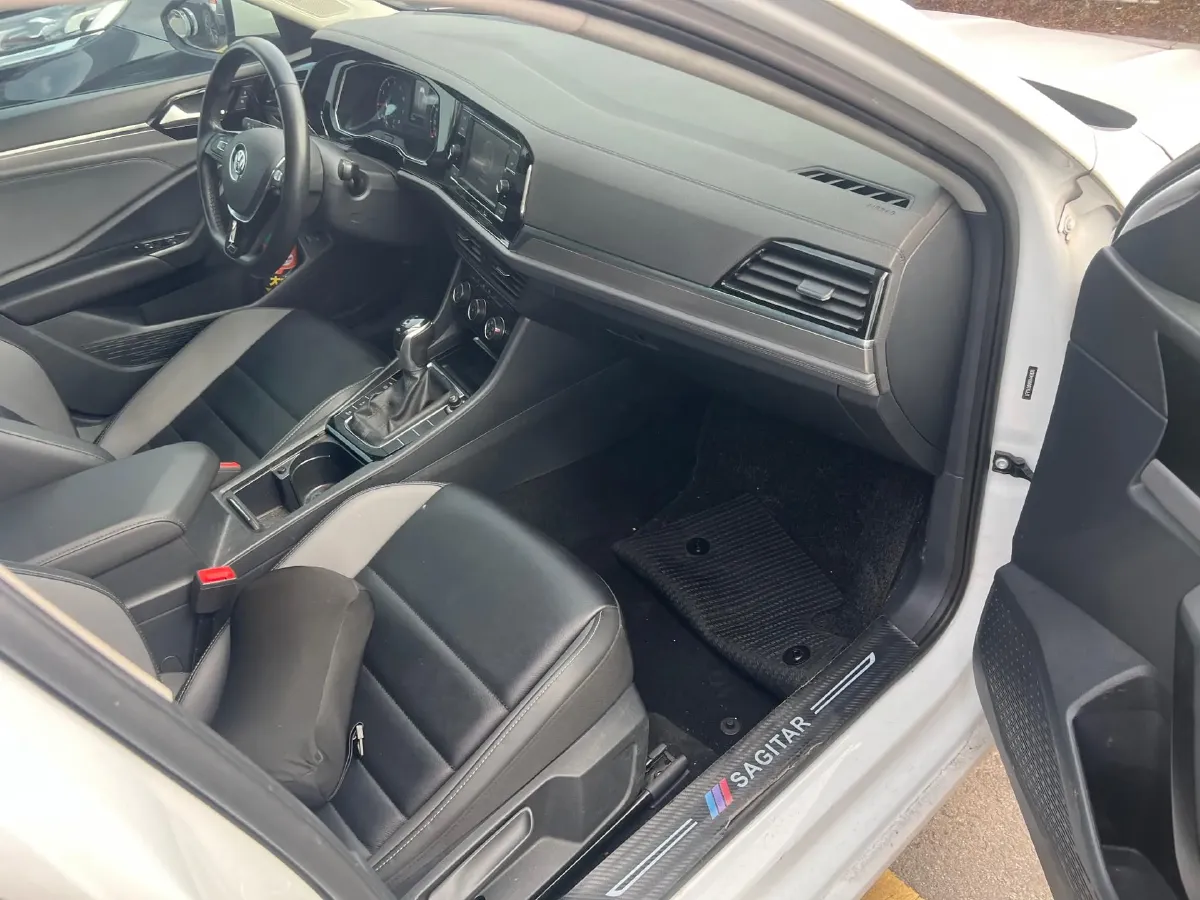 2019 Jeep Renegade 1.3T 173HP L4 7DCT,autocango,china used car exporter,china ev exporter,chinese used car exporter,chinese used ev exporter