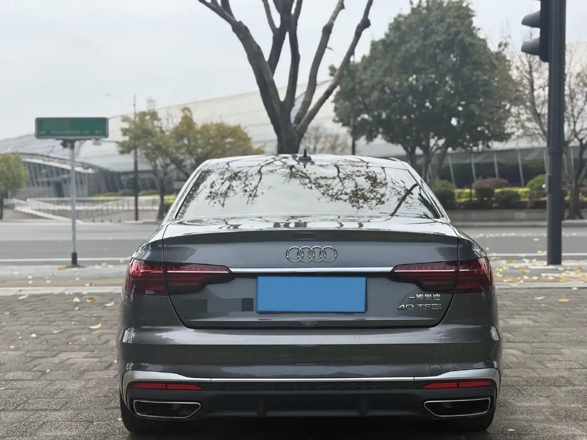 2023 Audi A4L 2.0T 190HP L4 7DCT,autocango,china used car exporter,china ev exporter,chinese used car exporter,chinese used ev exporter