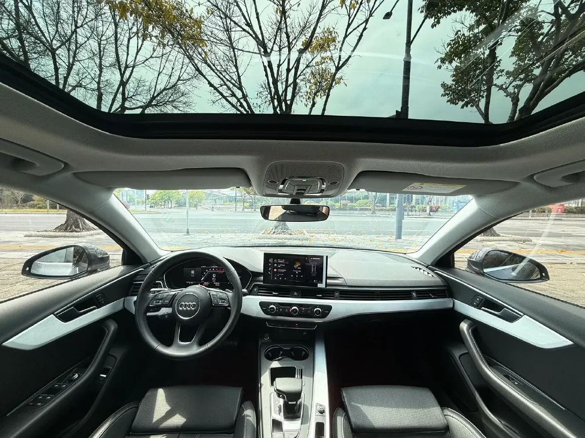 2023 Audi A4L 2.0T 190HP L4 7DCT,autocango,china used car exporter,china ev exporter,chinese used car exporter,chinese used ev exporter