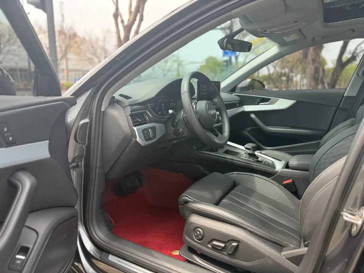 2023 Audi A4L 2.0T 190HP L4 7DCT,autocango,china used car exporter,china ev exporter,chinese used car exporter,chinese used ev exporter