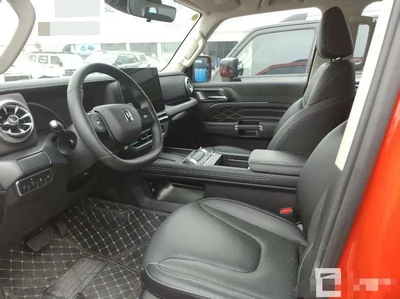 2025 Tank 300 2.0T 227HP L4 9AT,autocango,china used car exporter,china ev exporter,chinese used car exporter,chinese used ev exporter