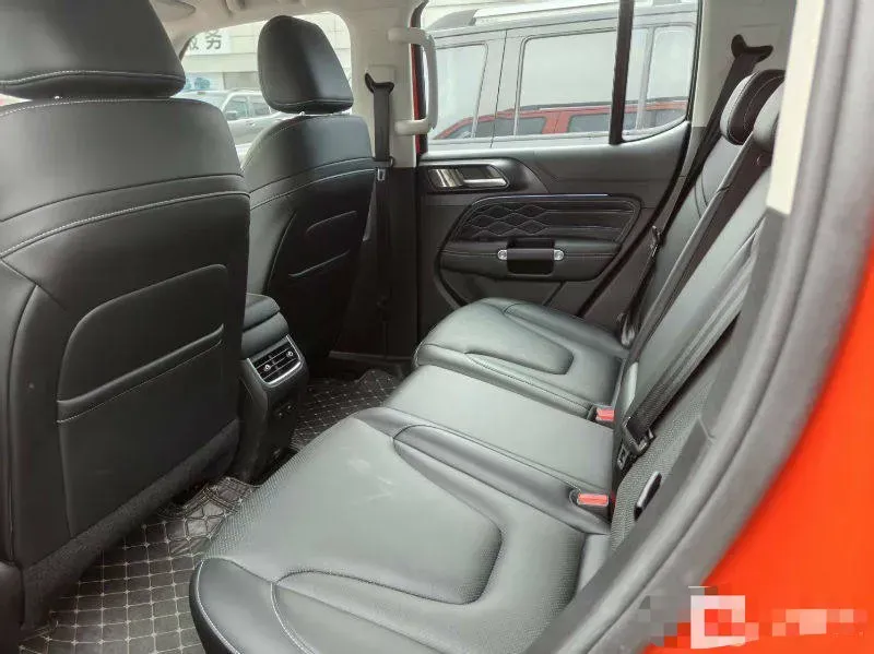 2025 Tank 300 2.0T 227HP L4 9AT,autocango,china used car exporter,china ev exporter,chinese used car exporter,chinese used ev exporter