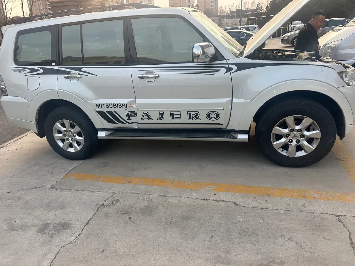 2018 Mitsubishi Pajero 3.0L 174HP V6 5AT,autocango,china used car exporter,china ev exporter,chinese used car exporter,chinese used ev exporter