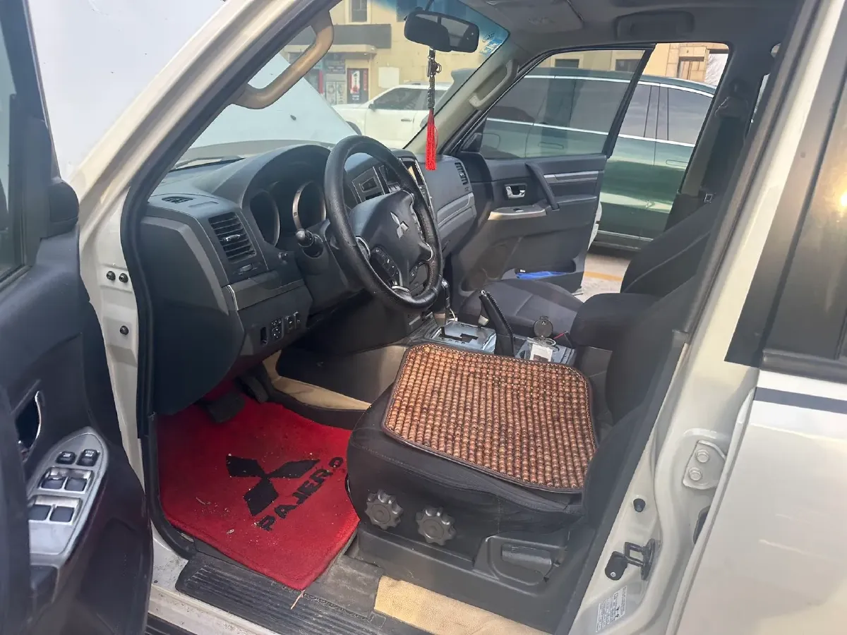 2018 Mitsubishi Pajero 3.0L 174HP V6 5AT,autocango,china used car exporter,china ev exporter,chinese used car exporter,chinese used ev exporter