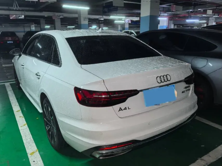 2022 Audi A4L 2.0T 190HP L4 7DCT,autocango,china used car exporter,china ev exporter,chinese used car exporter,chinese used ev exporter