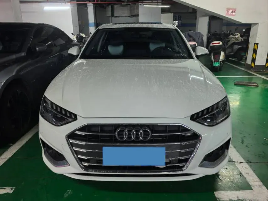 2022 Audi A4L 2.0T 190HP L4 7DCT,autocango,china used car exporter,china ev exporter,chinese used car exporter,chinese used ev exporter