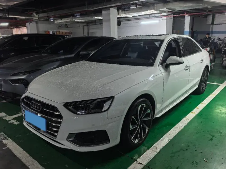 2022 Audi A4L 2.0T 190HP L4 7DCT,autocango,china used car exporter,china ev exporter,chinese used car exporter,chinese used ev exporter